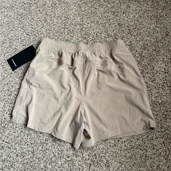 Lululemon Pace Breaker Linerless Short 5" - Picture 3 of 4